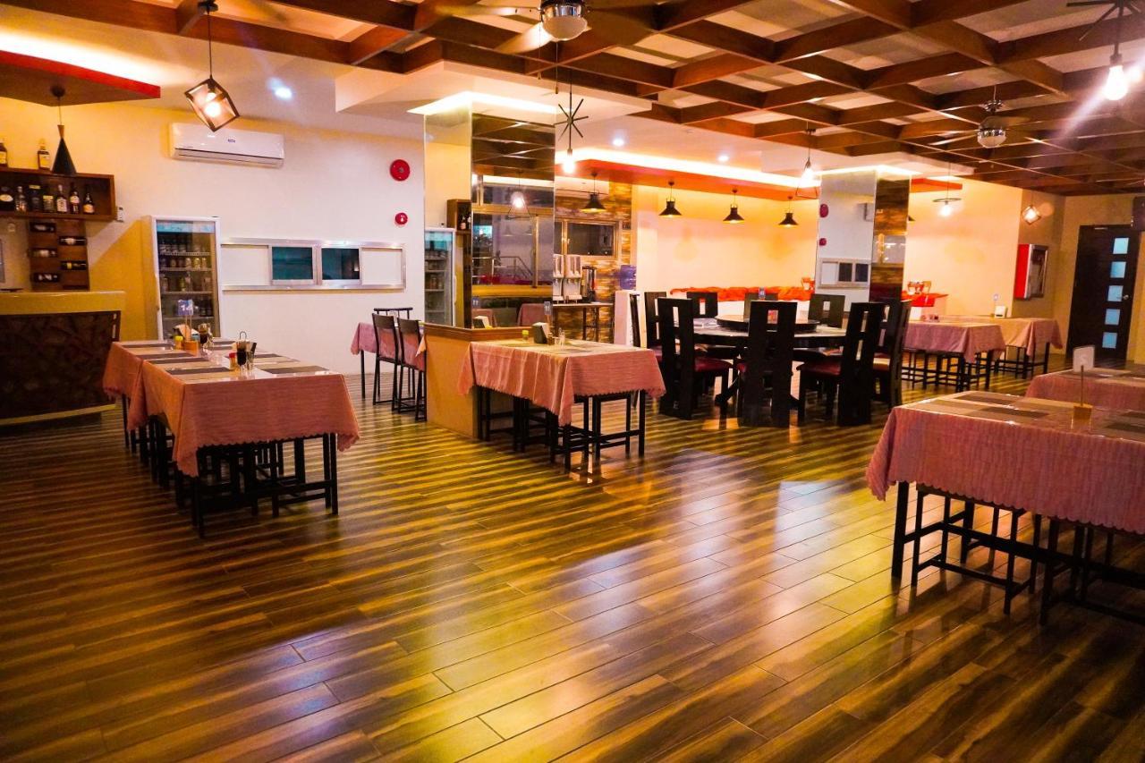 The Mang-Yan Grand Hotel Powered By Cocotel Puerto Galera Eksteriør bilde